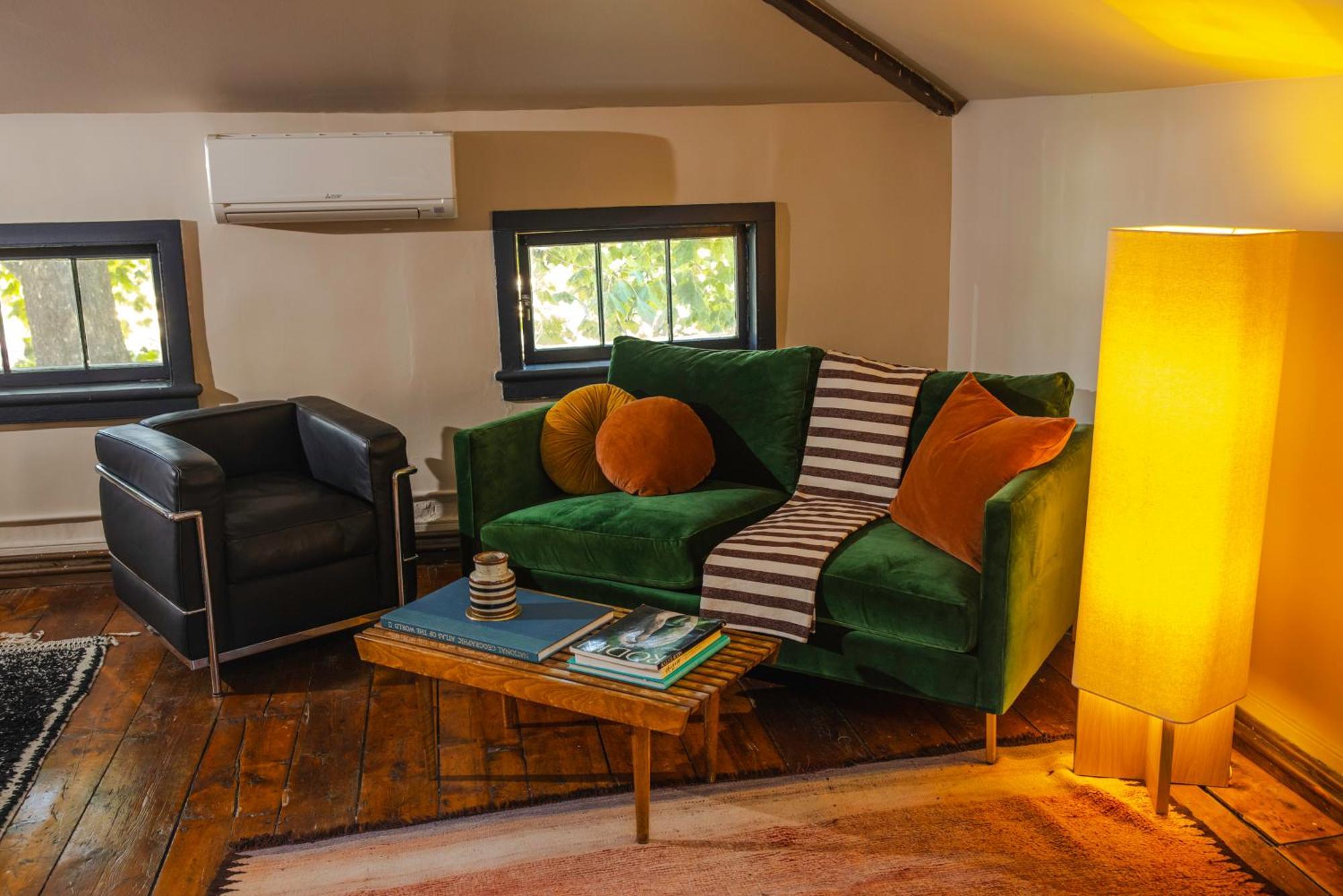 Kingston Carriage House Bed & Breakfast Exterior photo